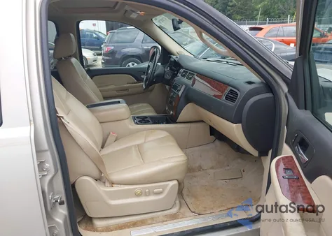 2007 Chevrolet Suburban 1500 Lt z USA, uszkodzony, nr VIN 1GNFC16067J229681